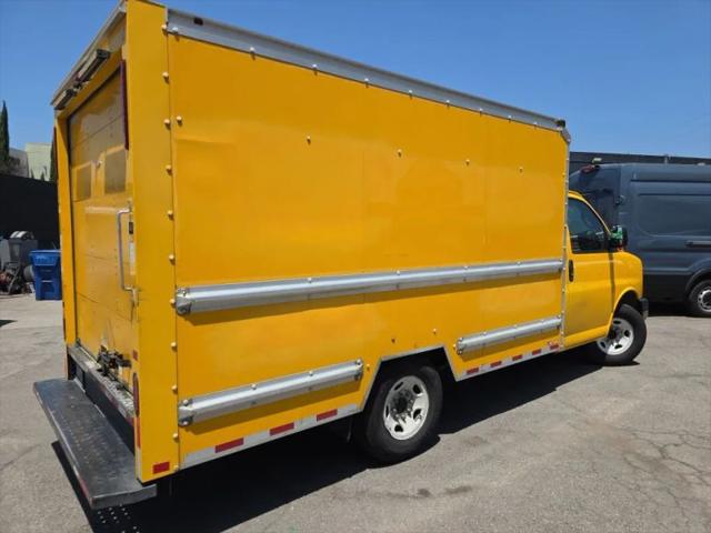 2017 GMC Savana Cutaway Work Van