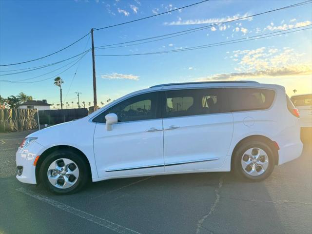 2017 Chrysler Pacifica Touring-L Plus