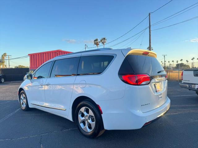 2017 Chrysler Pacifica Touring-L Plus