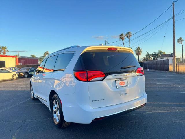2017 Chrysler Pacifica Touring-L Plus