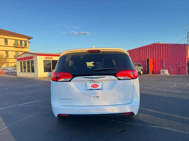 2017 Chrysler Pacifica Touring-L Plus