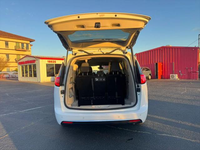 2017 Chrysler Pacifica Touring-L Plus