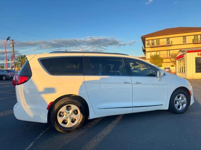 2017 Chrysler Pacifica Touring-L Plus