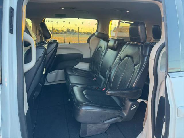 2017 Chrysler Pacifica Touring-L Plus
