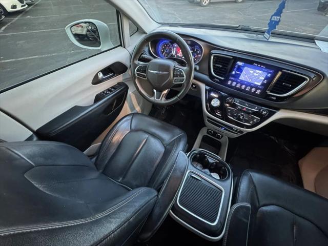 2017 Chrysler Pacifica Touring-L Plus
