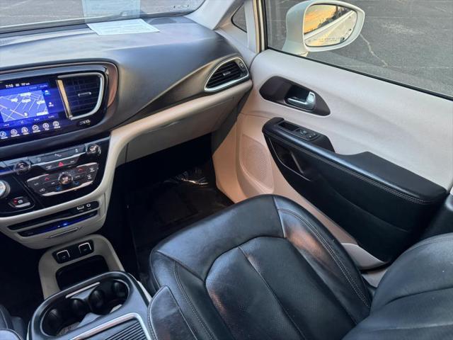 2017 Chrysler Pacifica Touring-L Plus