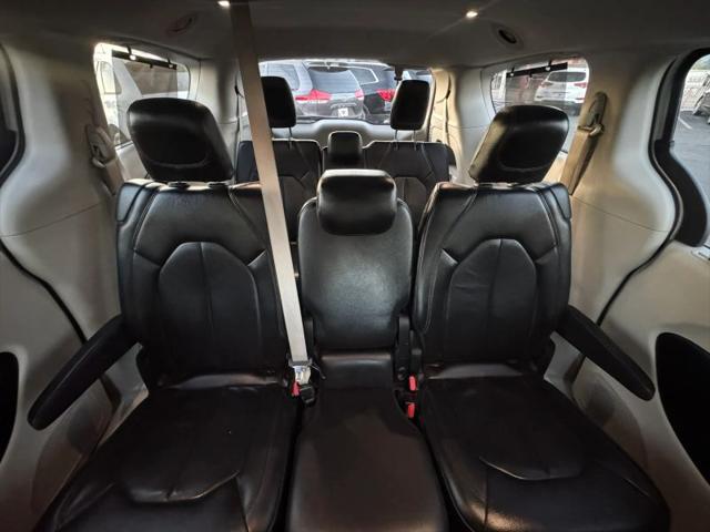 2017 Chrysler Pacifica Touring-L Plus