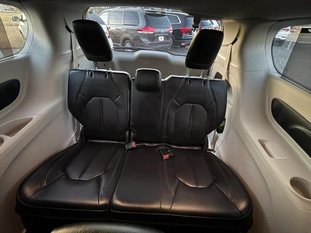 2017 Chrysler Pacifica Touring-L Plus