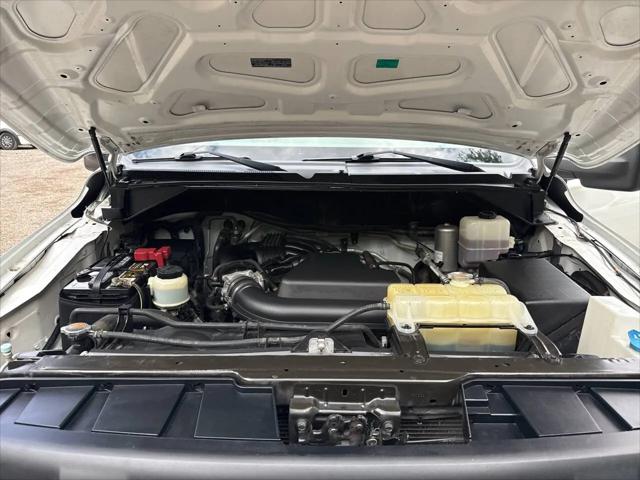 2020 Nissan 1500 SV Standard Roof V6