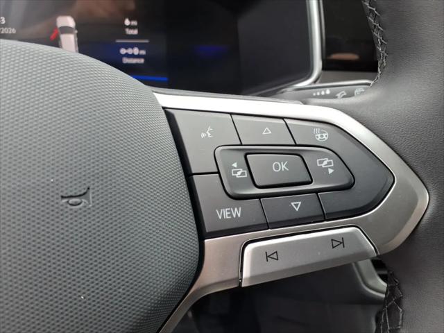 2026 Volkswagen Taos SE Black
