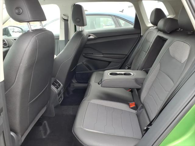 2026 Volkswagen Taos SE Black