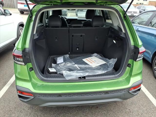 2026 Volkswagen Taos SE Black
