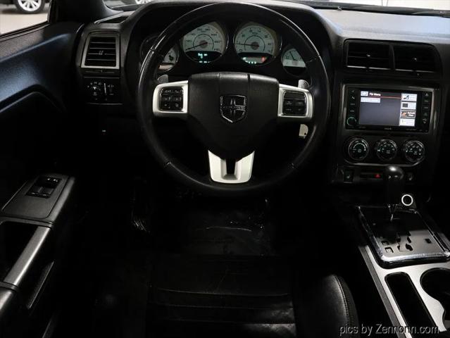 2014 Dodge Challenger SXT Plus