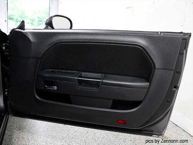 2014 Dodge Challenger SXT Plus