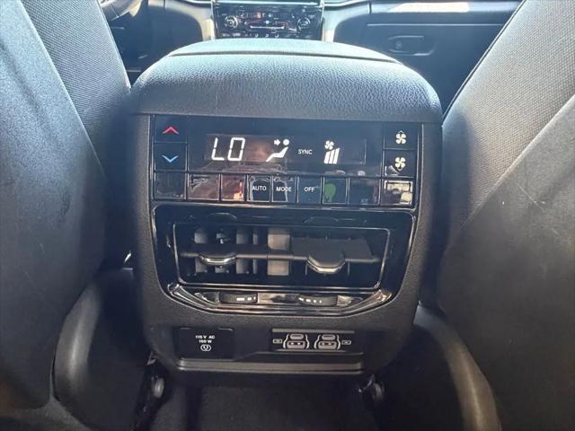 2023 Jeep Grand Cherokee L Altitude 4x4