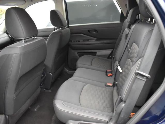 2024 Nissan Pathfinder SV FWD