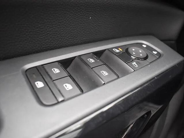 2024 Nissan Pathfinder SV FWD