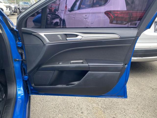 2020 Ford Fusion SE
