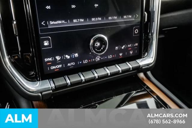 2025 GMC Yukon 4WD Denali