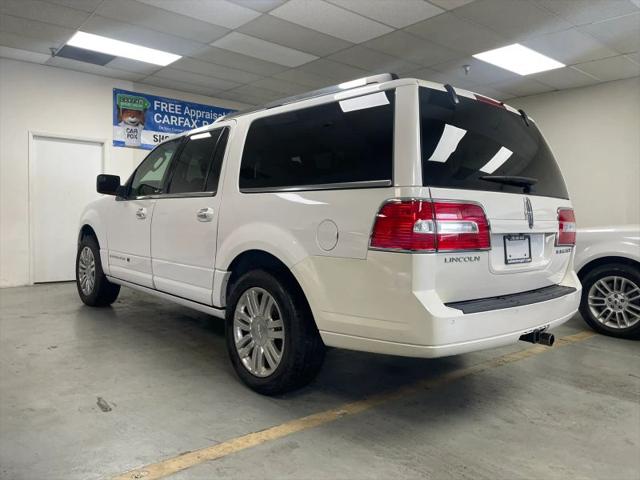 2014 Lincoln Navigator L Base