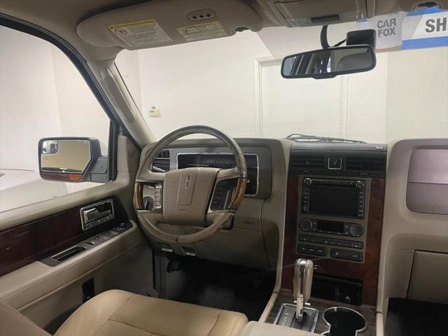 2014 Lincoln Navigator L Base