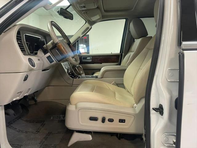 2014 Lincoln Navigator L Base