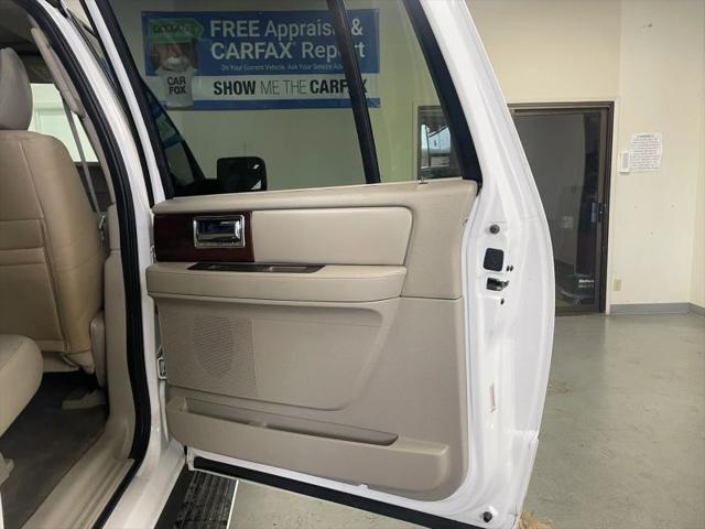 2014 Lincoln Navigator L Base