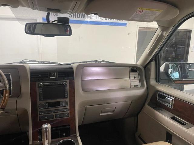 2014 Lincoln Navigator L Base