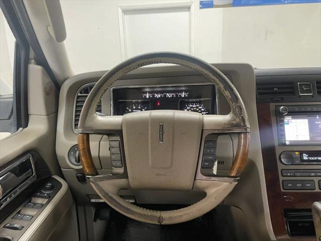 2014 Lincoln Navigator L Base