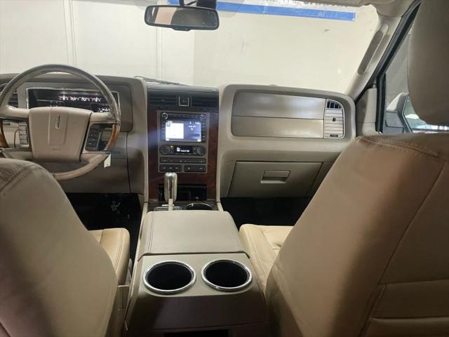 2014 Lincoln Navigator L Base