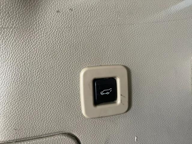 2014 Lincoln Navigator L Base