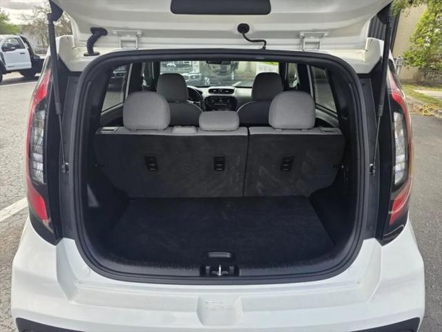 2017 Kia Soul Base