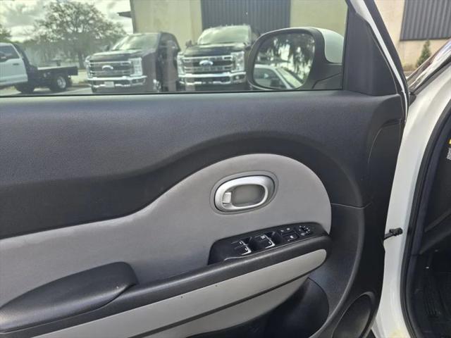 2017 Kia Soul Base