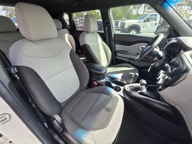 2017 Kia Soul Base