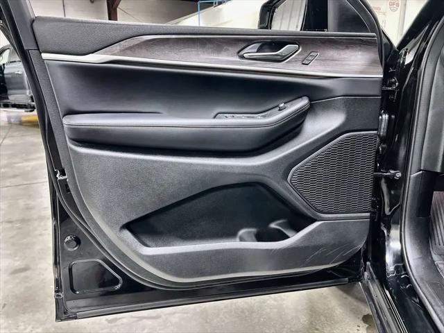 2025 Jeep Grand Cherokee L Limited 4x4