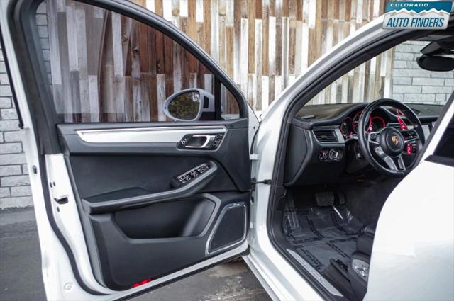 2015 Porsche Macan Turbo