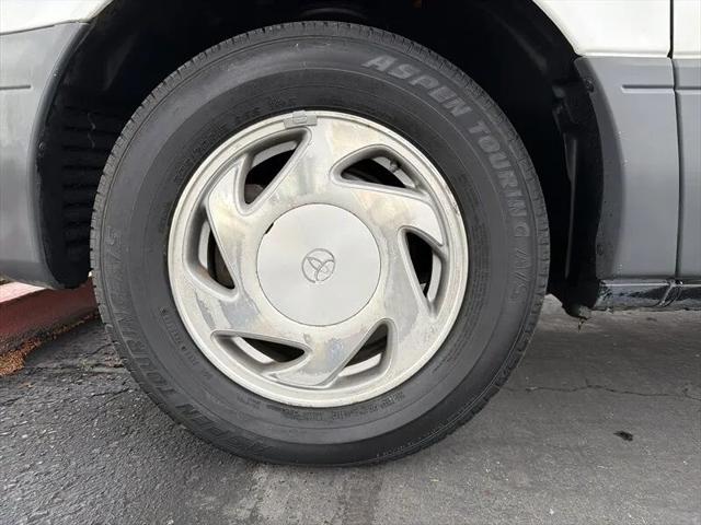 1998 Toyota Sienna LE