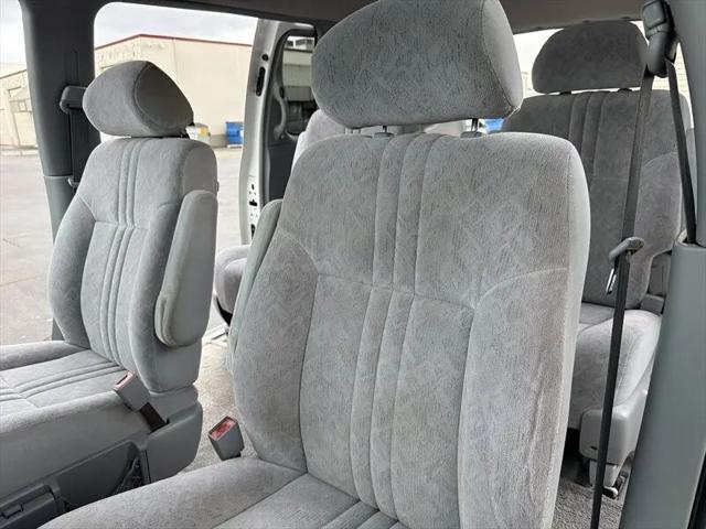 1998 Toyota Sienna LE