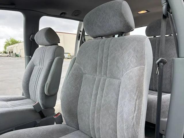 1998 Toyota Sienna LE
