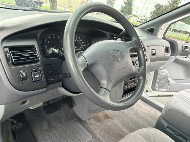 1998 Toyota Sienna LE
