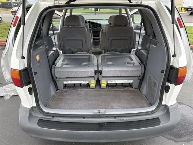 1998 Toyota Sienna LE