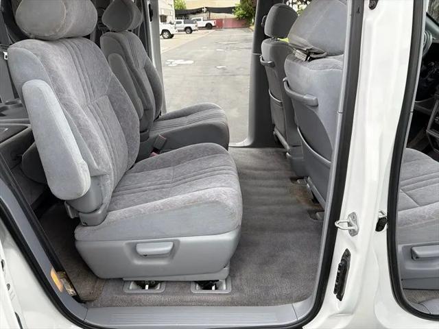 1998 Toyota Sienna LE