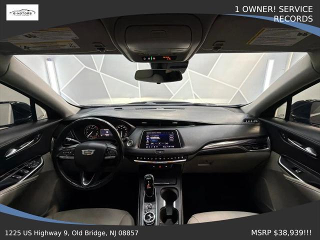 2022 Cadillac XT4 FWD Luxury