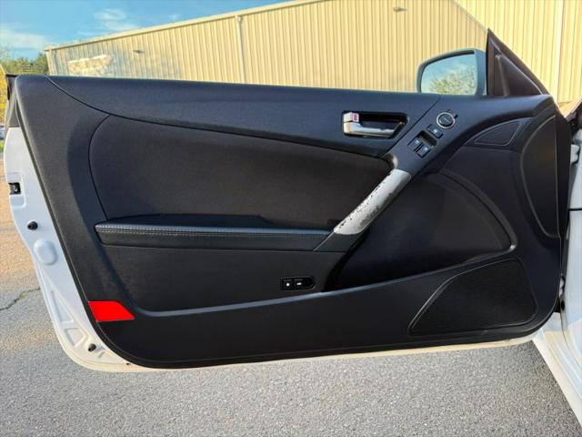 2016 Hyundai Genesis Coupe 3.8 Base