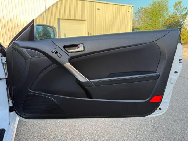 2016 Hyundai Genesis Coupe 3.8 Base