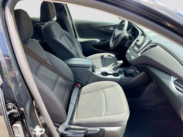 2022 Chevrolet Malibu FWD LT