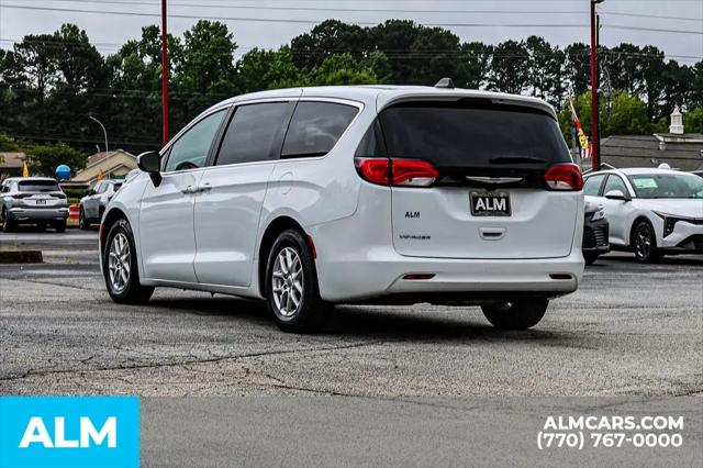 2023 Chrysler Voyager LX