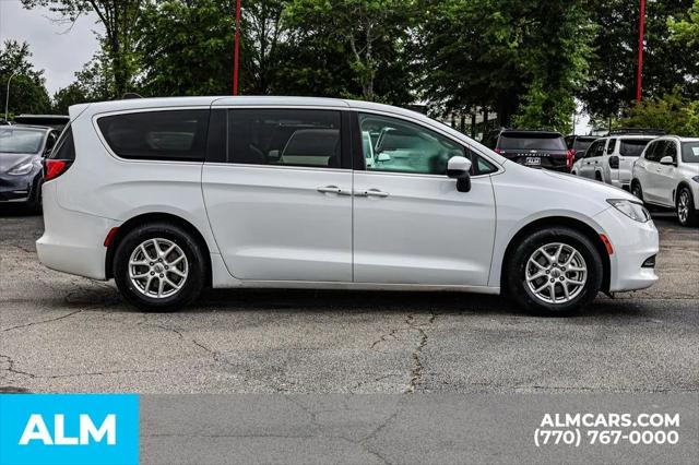 2023 Chrysler Voyager LX