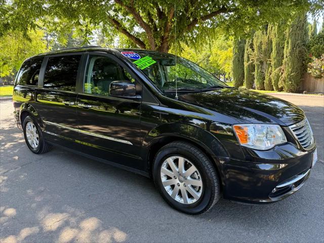 2015 Chrysler Town & Country Touring