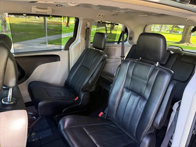 2015 Chrysler Town & Country Touring